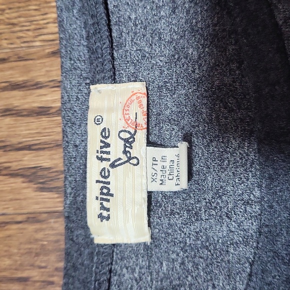 Sleeveless top - Picture 3 of 3